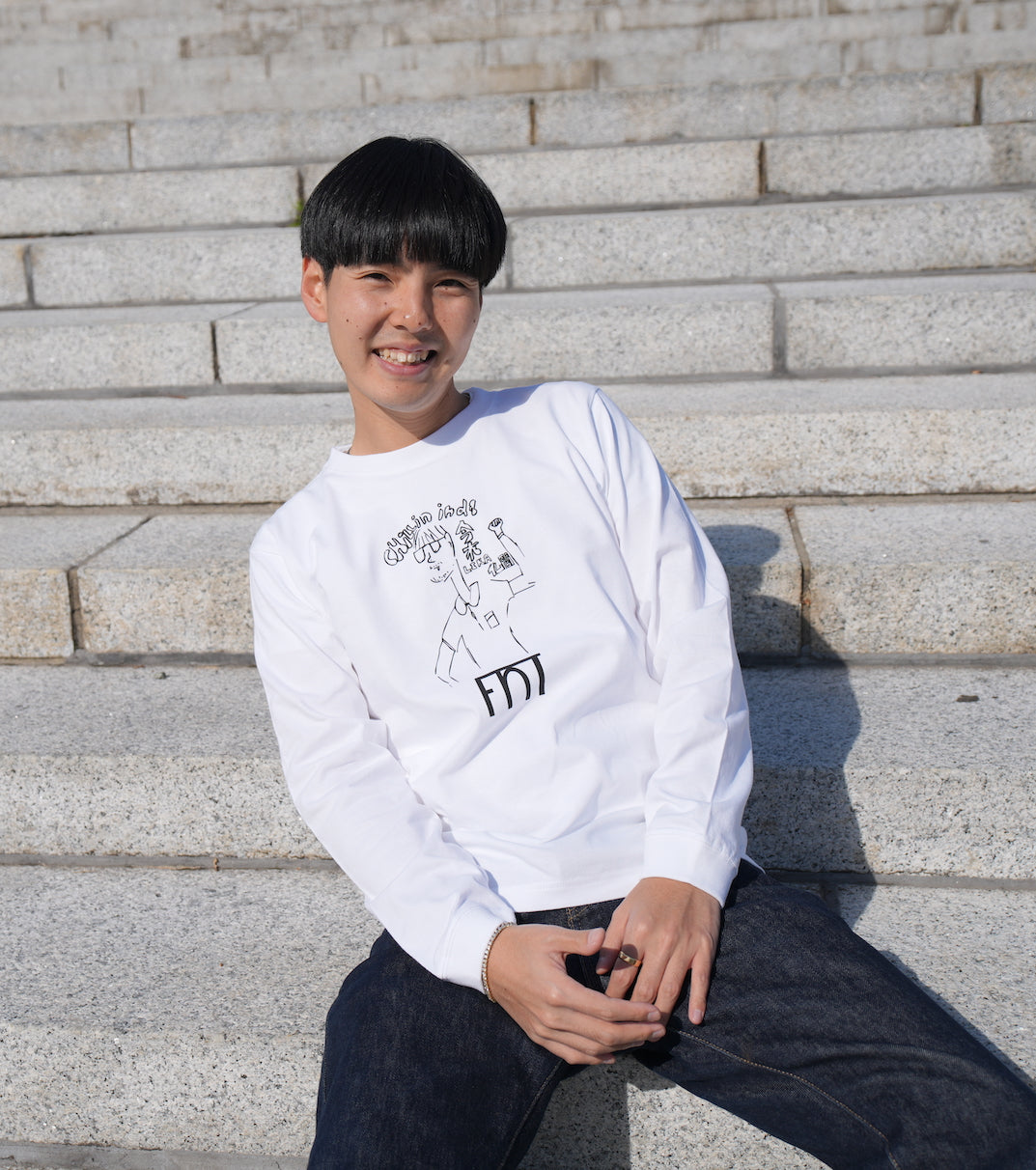 Chillin inda 衾 lika 仏間 ロングスリーブ Tシャツ ホワイト