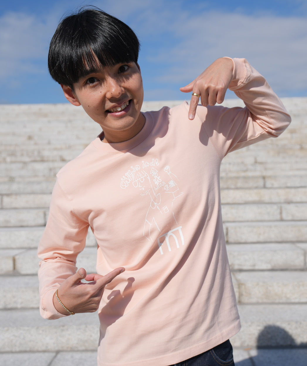 Chillin inda 衾 lika 仏間　ロングスリーブ Tシャツ ピンク